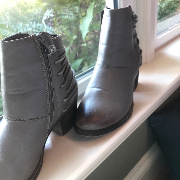 Rustic grey/brown/metallic booties! - Picture 5 of 8